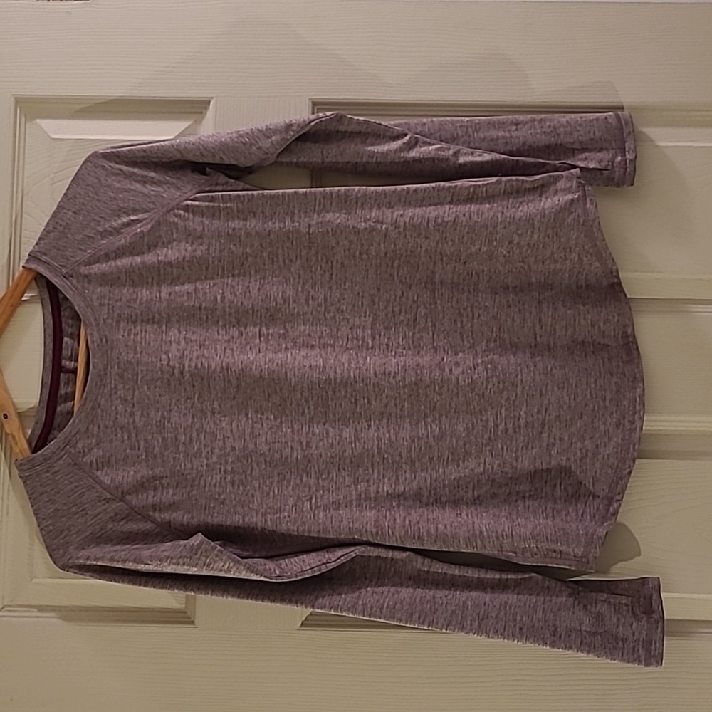 Champion (C9), Light mauve long-sleeved relaxed-fit athletic shirt, XS